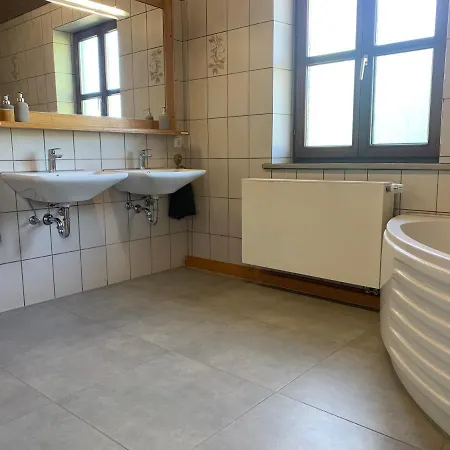 Mit Pool Und Grillplatz In * Řezno