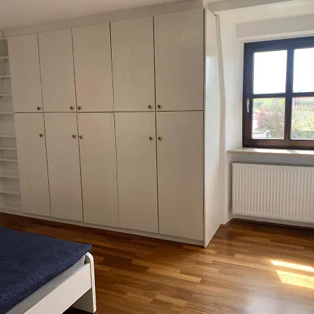 Mit Grillplatz In Apartment Regensburg