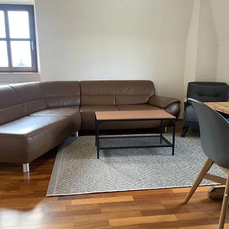 Mit Pool Und Grillplatz In *