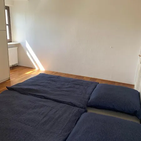 Mit Pool Und Grillplatz In