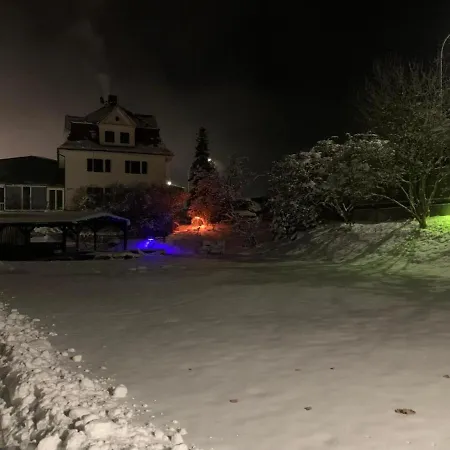 Mit Grillplatz In *