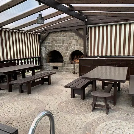 Mit Pool Und Grillplatz In * Regensburg