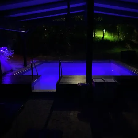 Apartmán Mit Pool Und Grillplatz In *