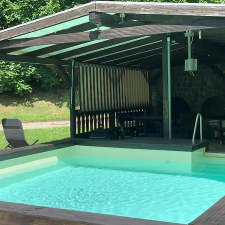 Apartmán Mit Pool Und Grillplatz In *