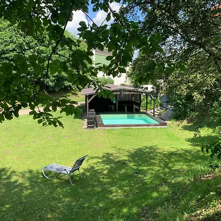 Mit Pool Und Grillplatz In Apartament