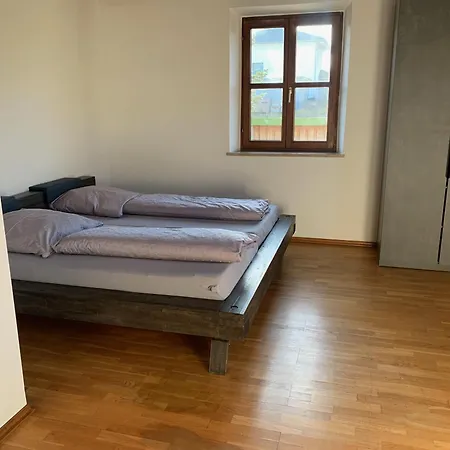 Apartament Mit Pool Und Grillplatz In Ratyzbona