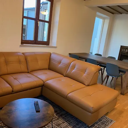 Mit Pool Und Grillplatz In Ratyzbona